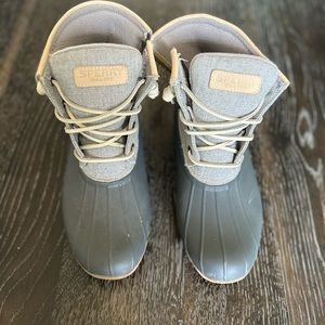 EUC Sperry snow boots
